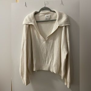 Abercrombie cream sweater
